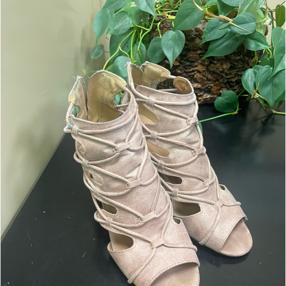 Qupid Sandals - size 7 - tan suede material - 3.5” heel used in great condition.